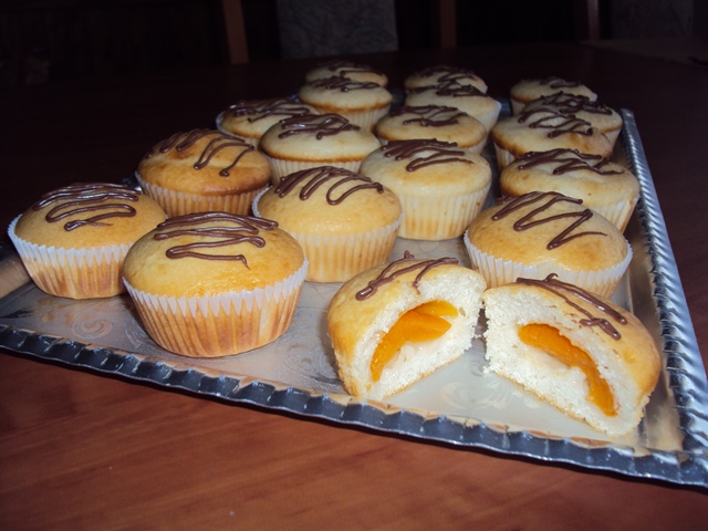 vláčné muffiny s meruňkami