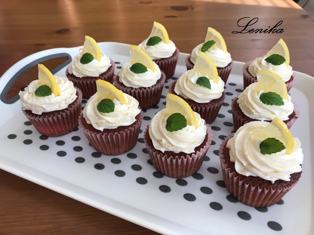 red velvet muffiny s citronovým krémem